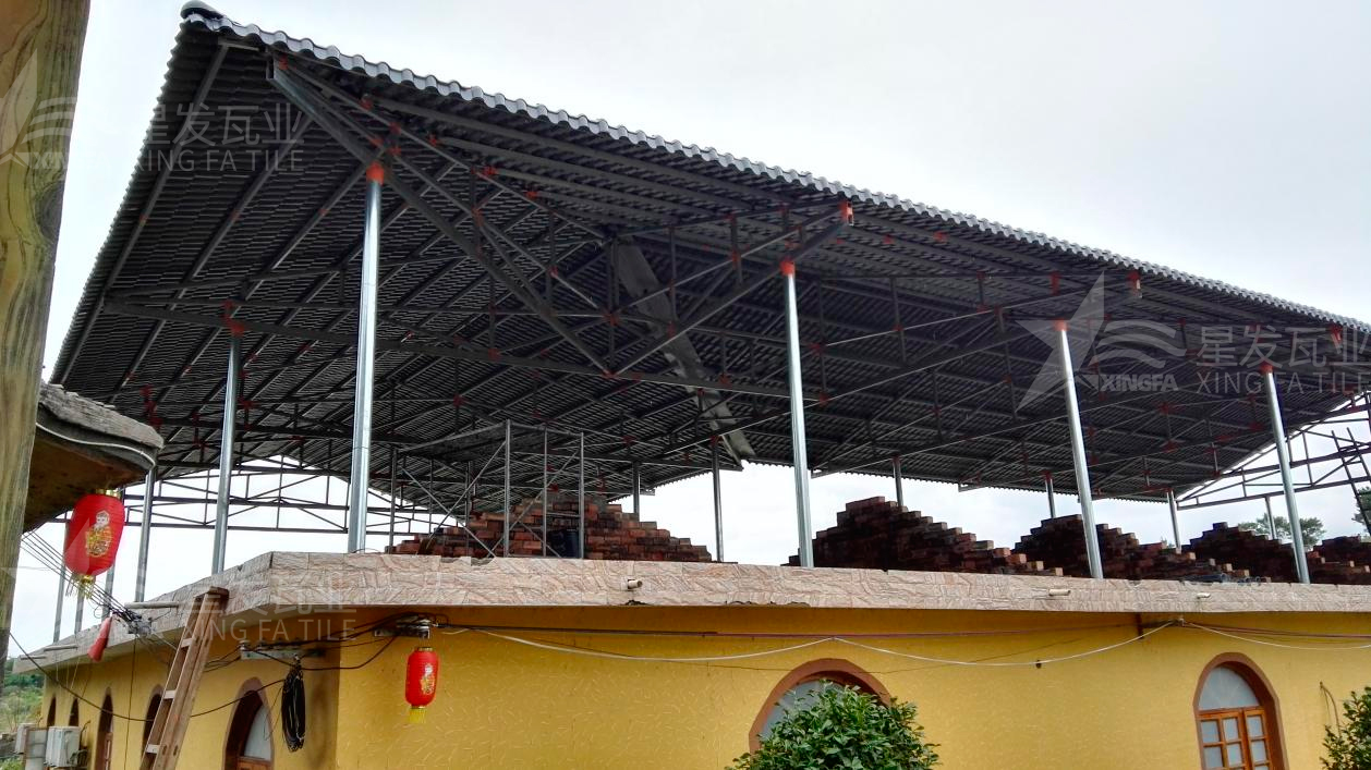 “鋼結(jié)構(gòu)+合成樹脂瓦”屋面建筑體系已被普遍應(yīng)用，促進(jìn)行業(yè)發(fā)展