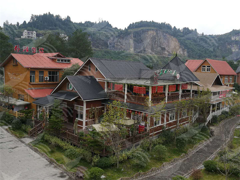 選擇合成樹脂瓦，為南方屋頂雨季防水護航